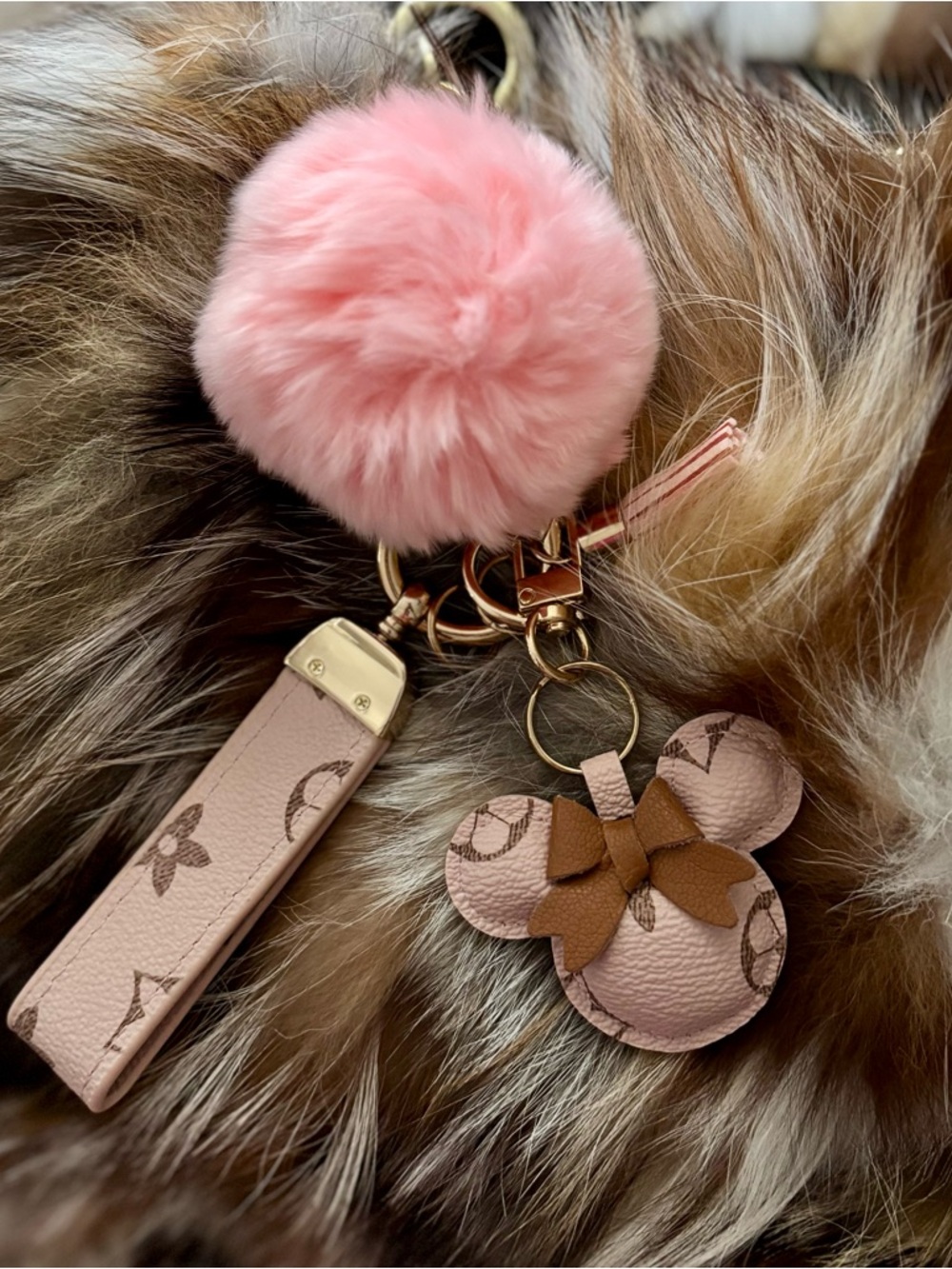 Charms! Keychains! Fur Poms and Strap Set - in Pink!